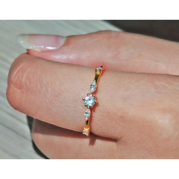 14K gold over Marquise diamond engagement ring - Picture 4 of 8